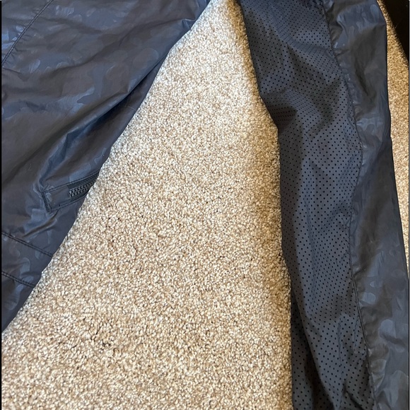 Lululemon Leopard Print Wind Breaker Sz 6 - Picture 10 of 10